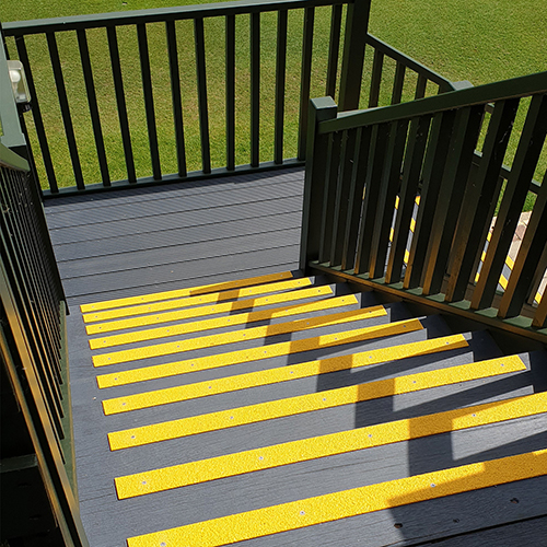 Highlighting and protecting steps with bright colours. Highlighting and protecting steps with bright colours.