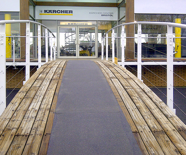 Anti-slip sheets bridges pathway installation. Anti-slip sheets bridges pathway installation.
